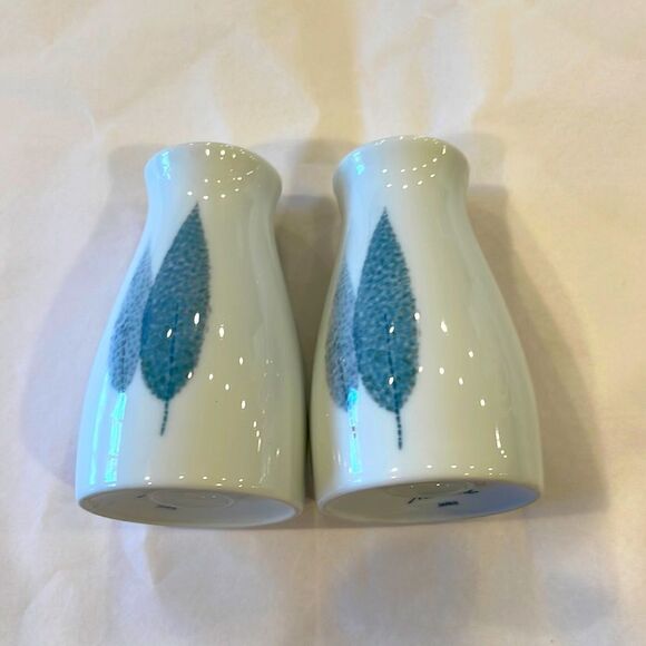 Vintage Noritake China #1358 LeafPattern shakers Retro 1955.Rare find